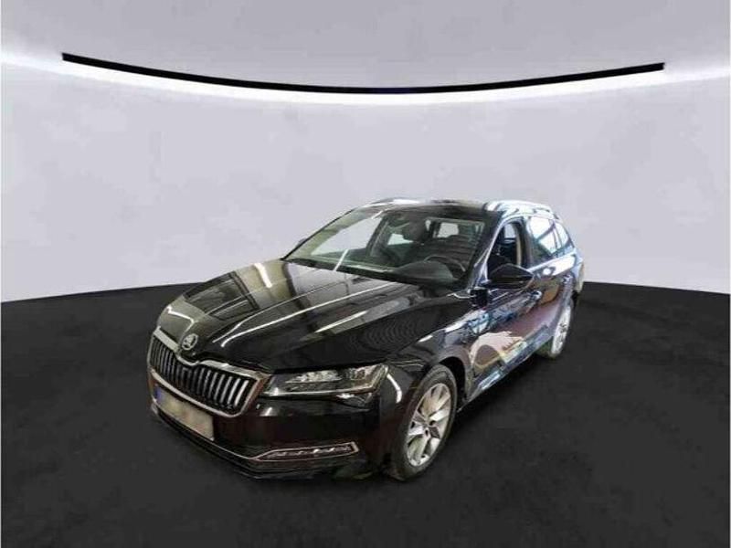 Gebraucht Skoda Superb Style 200 PS (147 kW) 2023 Blackmagic perleffekt Kombi