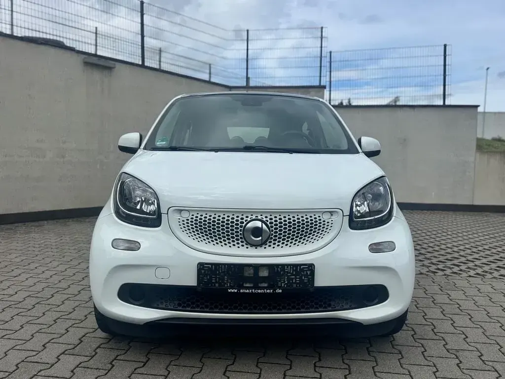 Gebraucht Smart ForFour 90 PS (66 kW) 2019 Weiß Kleinwagen