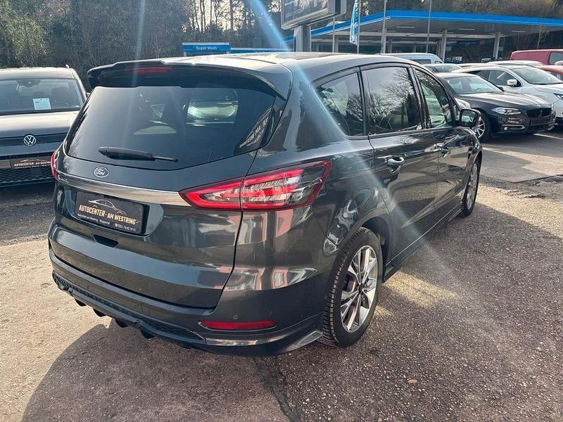 Gebraucht Ford S-MAX ST-Line 160 PS (117 kW) 2017 Grün Van / Kleinbus