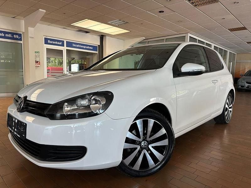 Weiß Gebraucht 2009 VW Golf VI Trendline Limousine | 4.990 € (Fairer Preis) - Bild 1/4
