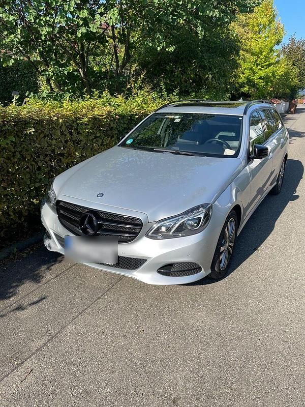 Silber Gebraucht 2016 Mercedes E350 Kombi | 21.250 € (Fairer Preis) - Bild 1/4