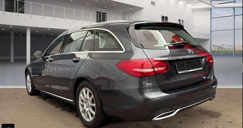 Gebraucht Mercedes C180 Avantgarde 156 PS (114 kW) 2016 Tenoritgrau  metalliclack Kombi
