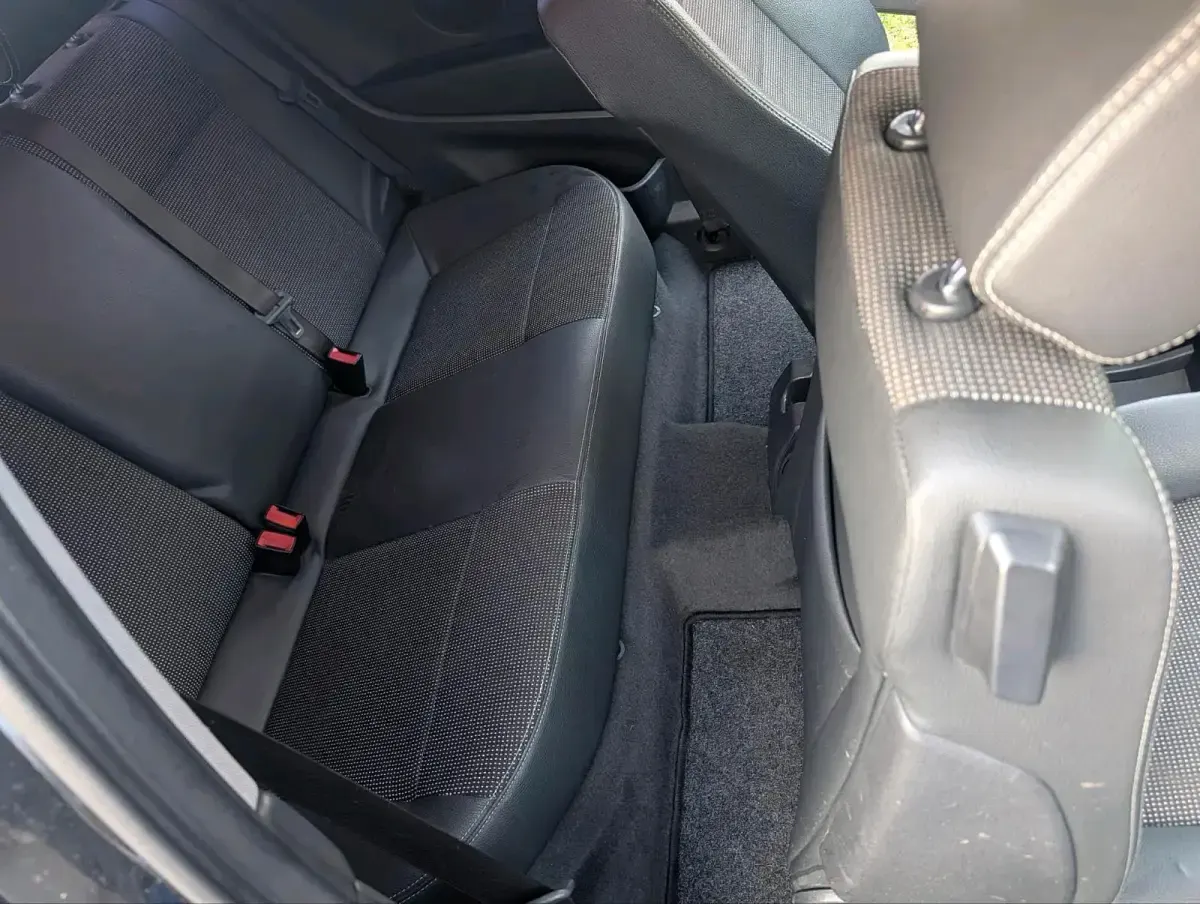 Gebraucht Opel Astra GTC 140 PS (102 kW) 2009 Schwarz Limousine
