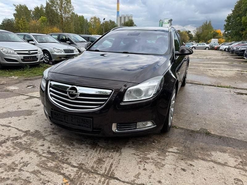 Braun Gebraucht 2011 Opel Insignia Sport Kombi | 3.499 € (Guter Preis) - Bild 1/4