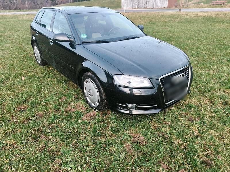 Schwarz Gebraucht 2011 Audi A3 Limousine | 7.050 € (Fairer Preis) - Bild 1/4