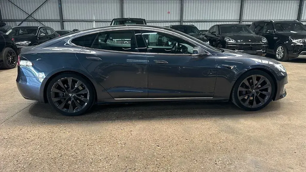 Gebraucht Tesla Model S Performance 386 kW (525 PS) 2018 Grau Kleinwagen