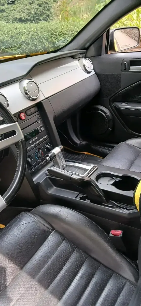 Gebraucht Ford Mustang GT 303 PS (222 kW) 2006 Gelb Coupé
