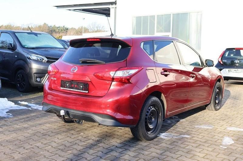 Gebraucht Nissan Pulsar N-Connecta 116 PS (85 kW) 2017 Rot Kleinwagen