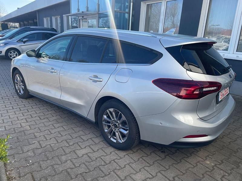 Używany Ford Focus 116 KM (85 kW) 2023 Srebrny Kombi