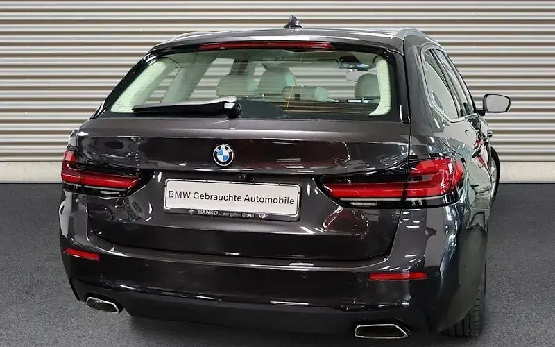 Gebraucht BMW 530 286 PS (210 kW) 2023 Grau Kombi