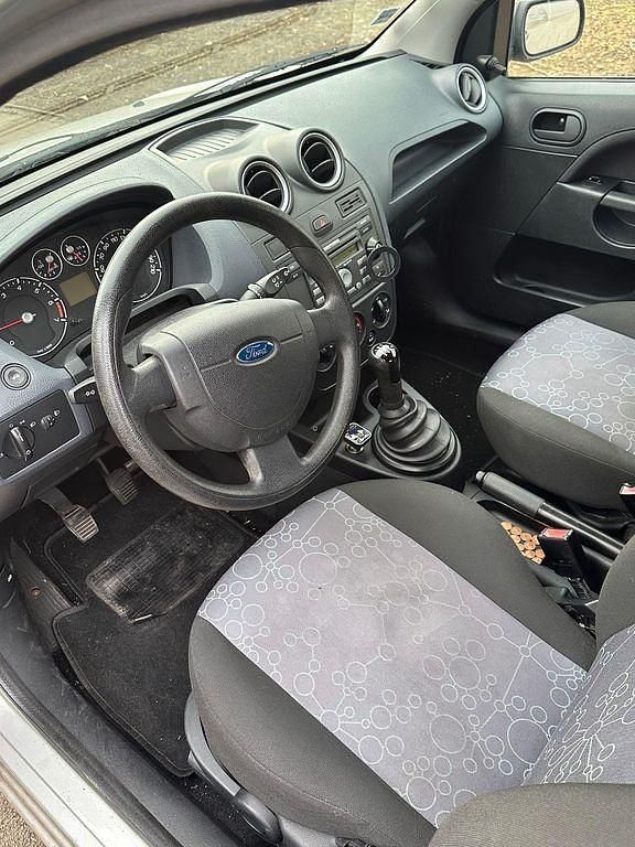 Gebraucht Ford Fiesta Ambiente 69 PS (50 kW) 2007 Grau Limousine