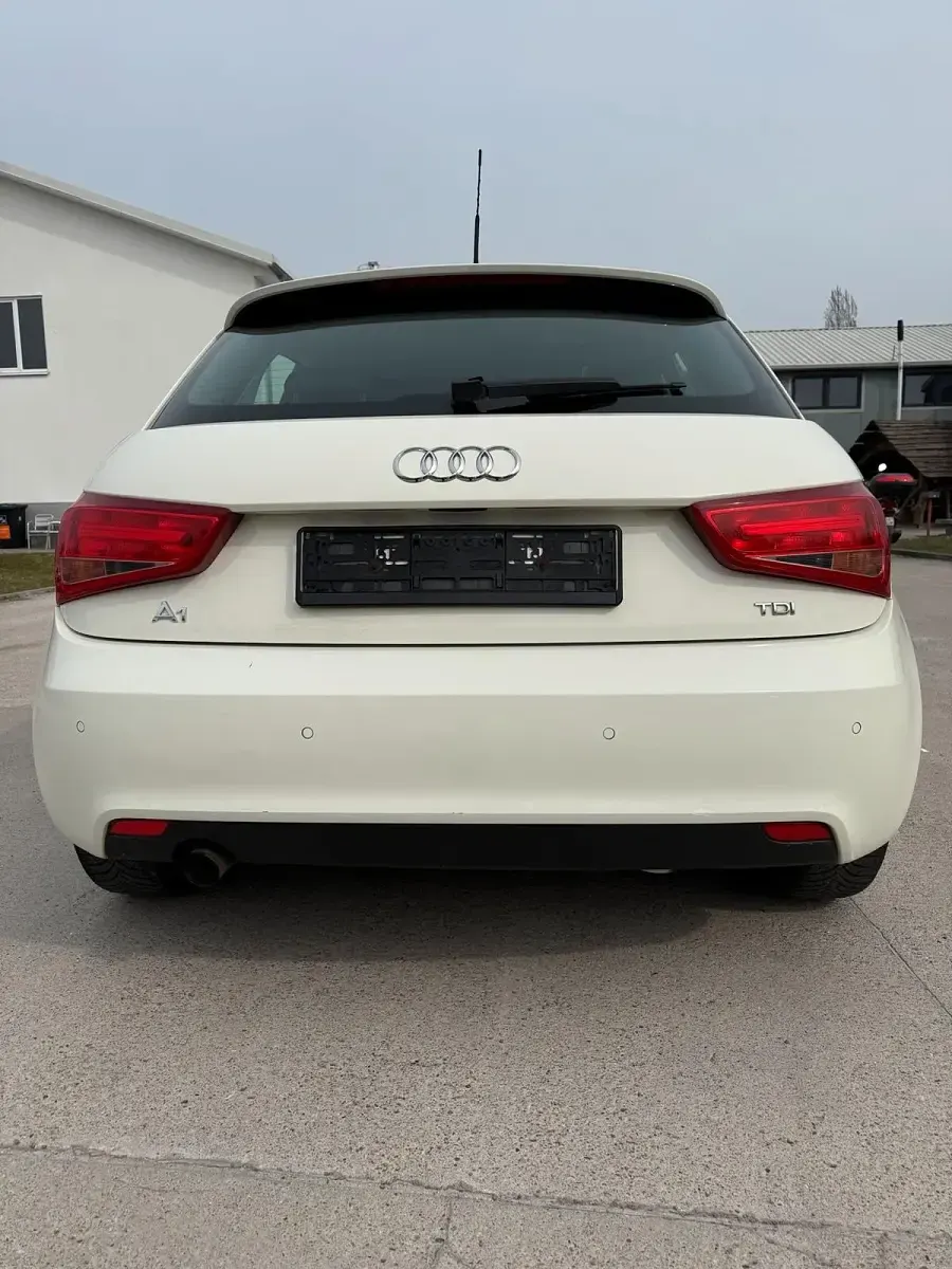 Gebraucht Audi A1 90 PS (66 kW) 2014 Weiß Kleinwagen