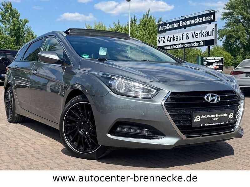 Silber Gebraucht 2017 Hyundai i40 Trend Kombi | 14.950 € (Fairer Preis) - Bild 1/4