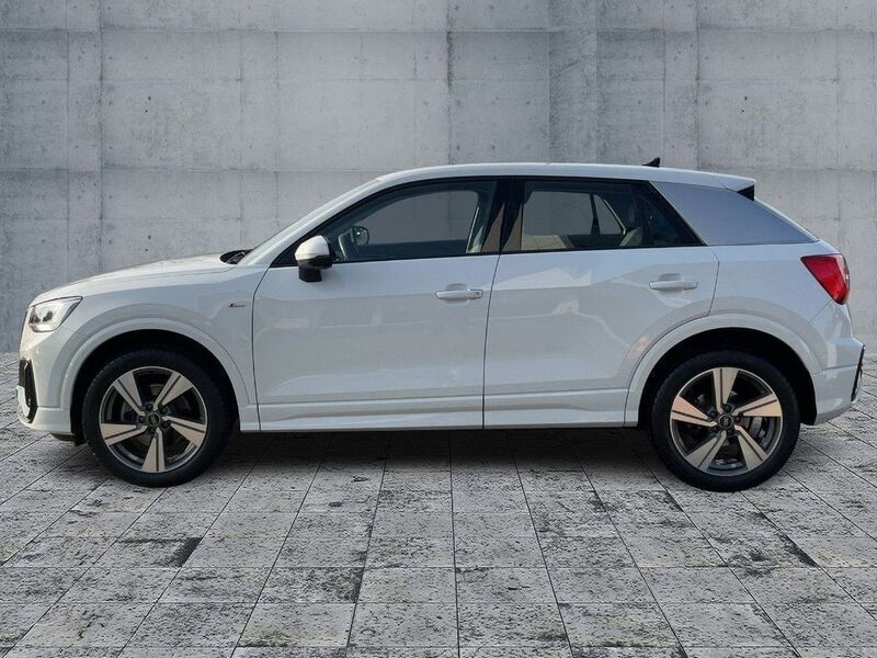 Gebraucht Audi Q2 S-Line 190 PS (139 kW) 2024 Gletscherweiß metallic SUV