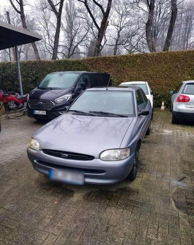 Second-hand Ford Escort 75 CP (55 kW) 1996 Gri Berlinǎ