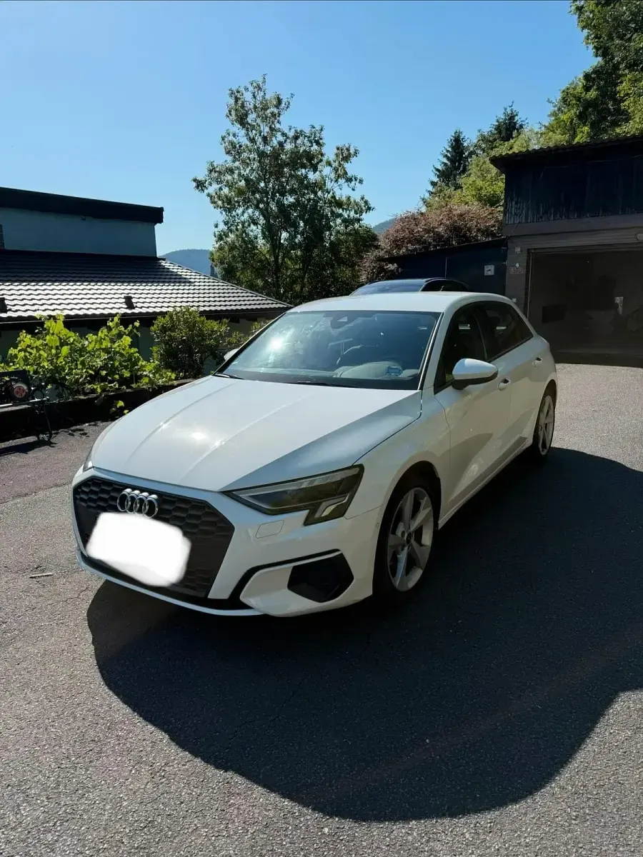 Gebraucht Audi A3 Sportback Ambiente 150 PS (110 kW) 2021 Weiß Kleinwagen
