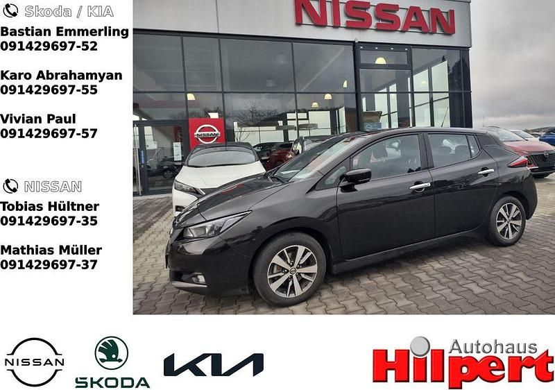 Black (metallic) Gebraucht 2021 Nissan Leaf Acenta Kleinwagen | 14.290 € (Fairer Preis) - Bild 1/4