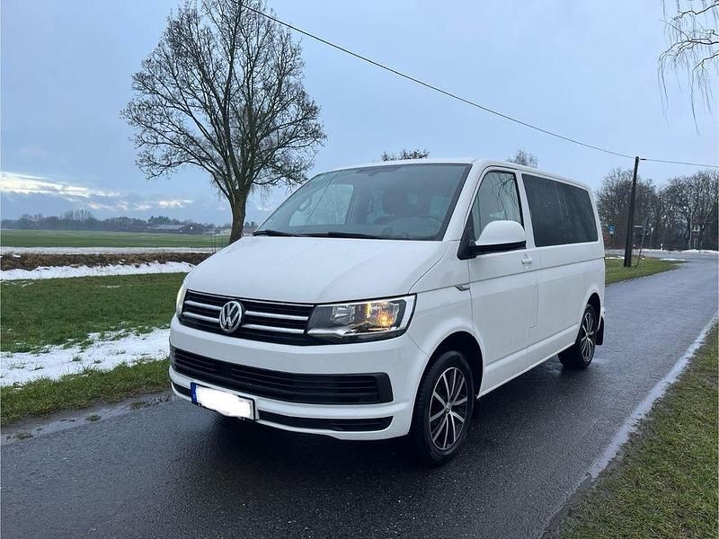 Weiß Gebraucht 2017 VW Multivan Comfortline Van | 33.500 € (Fairer Preis) - Bild 1/4