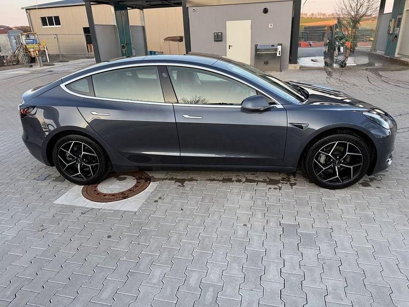 Gebraucht Tesla Model 3 Standard Range Plus 239 kW (325 PS) 2020 Grau Limousine