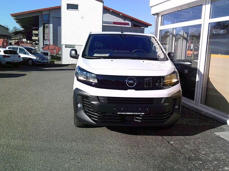 Gebraucht Opel Vivaro Basis 177 PS (130 kW) 2024 Weiß Van / Kleinbus