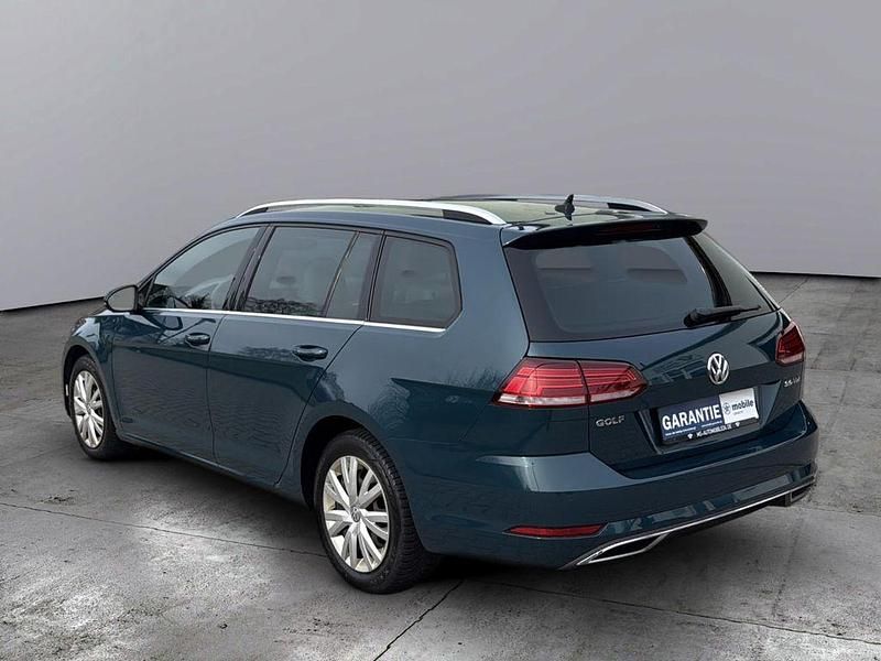 Gebraucht VW Golf VII Highline 150 PS (110 kW) 2018 Grün Kombi