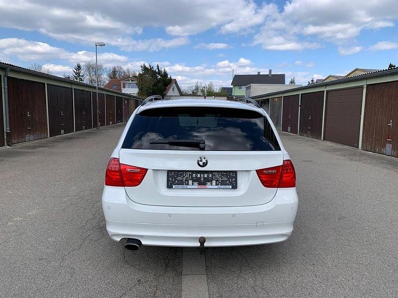 Gebraucht BMW 318 Sport Line 143 PS (105 kW) 2009 Weiß Kombi