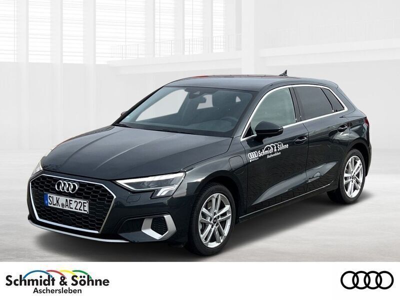 Grau metallic Gebraucht 2024 Audi A3 Sportback e-tron Advanced Plus Kleinwagen | 30.990 € (Fairer Preis) - Bild 1/4