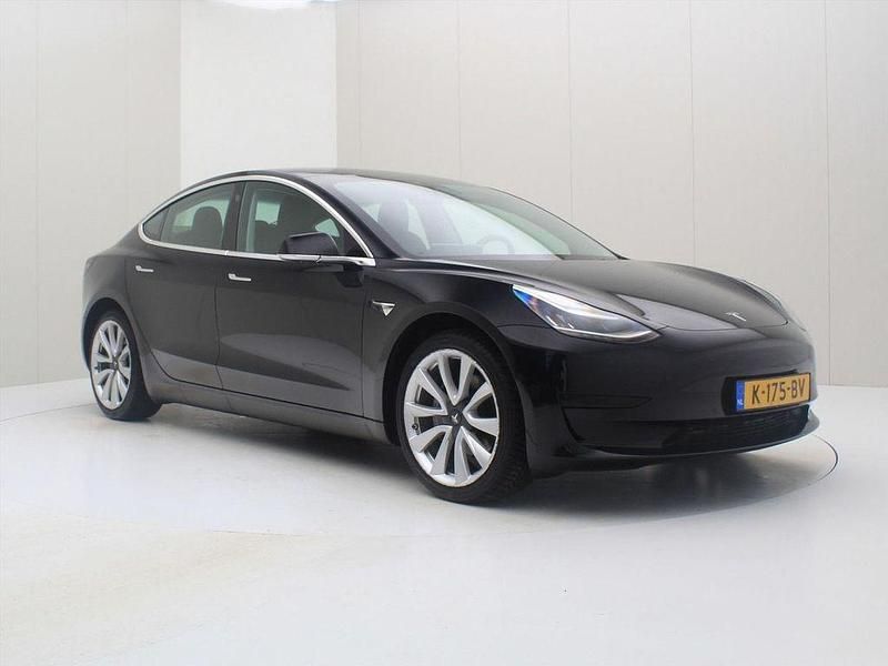 Gebraucht Tesla Model 3 Standard Range 225 kW (306 PS) 2020 Schwarz Limousine