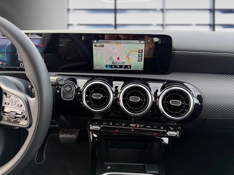 Gebraucht Mercedes A250 160 PS (117 kW) 2022 Schwarz Limousine