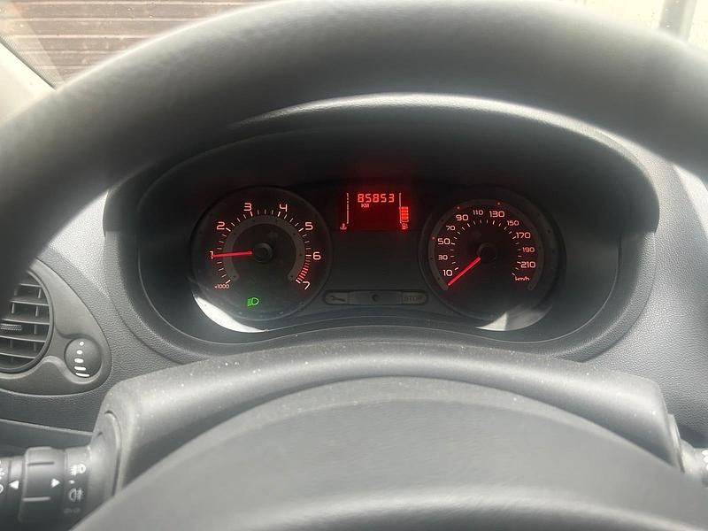 Schwarz Gebraucht 2007 Renault Clio II Authentique Kleinwagen | 2.300 € (Fairer Preis) - Bild 1/4