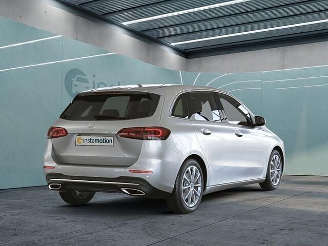 Gebraucht Mercedes B200 Progressive 163 PS (119 kW) 2022 Silber Van / Kleinbus