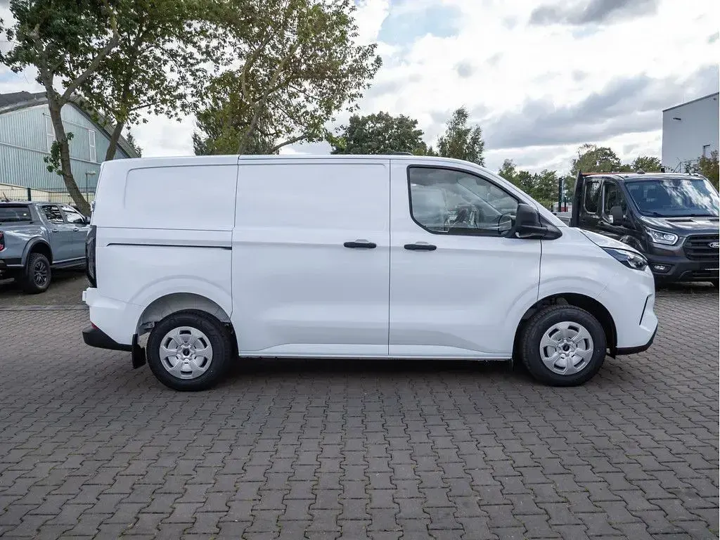 Nouvelle Ford Transit Custom Trend 110 ch (80 kW) 2025 Blanc Berline