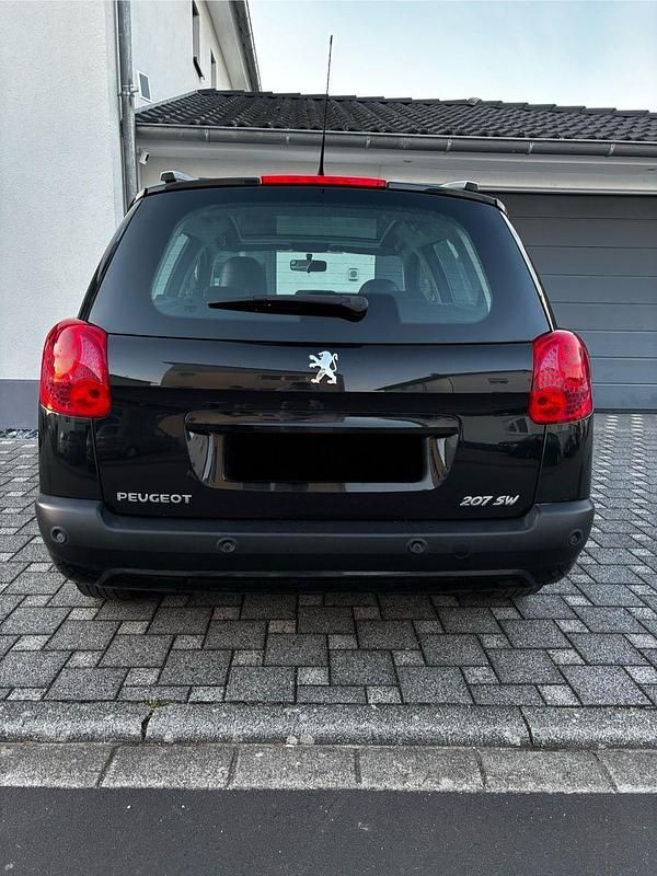 Gebraucht Peugeot 207 120 PS (88 kW) 2011 Schwarz Kombi