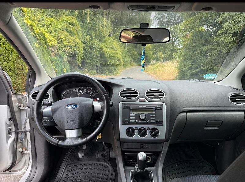 Silber Gebraucht 2007 Ford Focus Kleinwagen | 2.500 € (Fairer Preis) - Bild 1/4