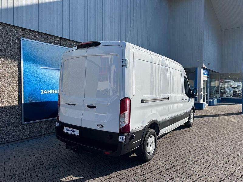 Gebraucht Ford Transit Trend 131 PS (96 kW) 2024 Weiß Limousine