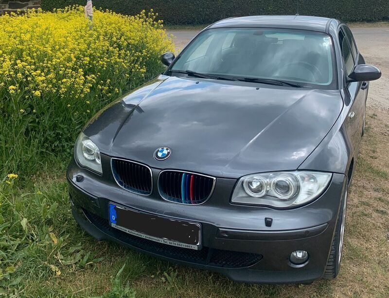 Grau Gebraucht 2004 BMW 116 Kleinwagen | 1.500 € (Superpreis) - Bild 1/4