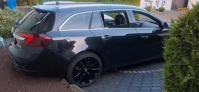 Schwarz Gebraucht 2015 Opel Insignia S Kombi | 8.499 € (Fairer Preis) - Bild 1/4