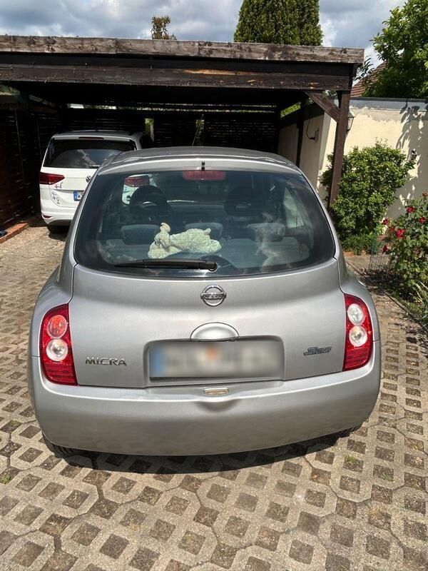 Grau Gebraucht 2004 Nissan Micra City Kleinwagen | 1.800 € (Fairer Preis) - Bild 1/4