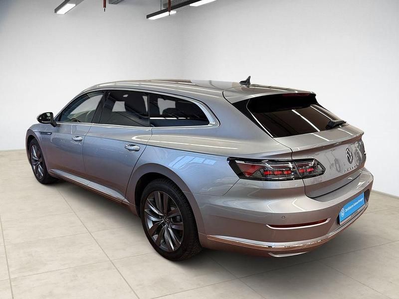 Gebraucht VW Arteon Elegance 150 PS (110 kW) 2023 Pyritsilber metallic (metallic) Kombi