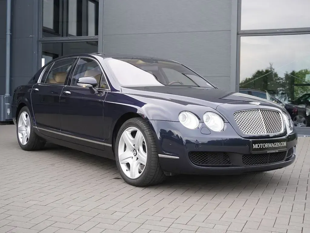 Gebraucht Bentley Continental Flying Spur 559 PS (411 kW) 2006 Royalblaumet. Limousine