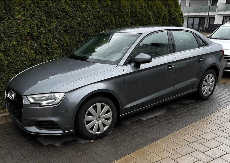 Gebraucht Audi A3 116 PS (85 kW) 2017 Grau Limousine