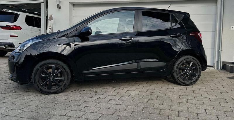 Gebraucht Hyundai i10 Passion Plus 87 PS (63 kW) 2018 Schwarz Kleinwagen