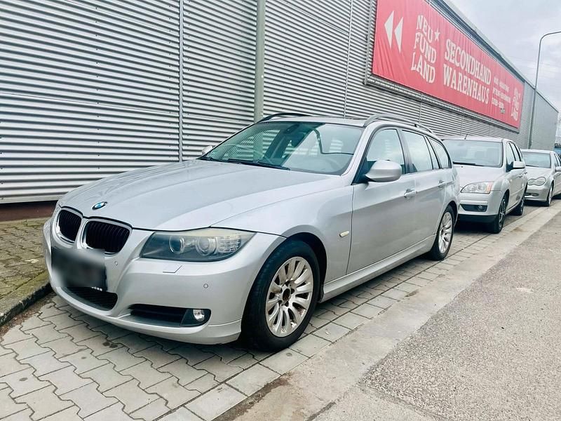 Gebraucht BMW 318 143 PS (105 kW) 2009 Silber Kombi