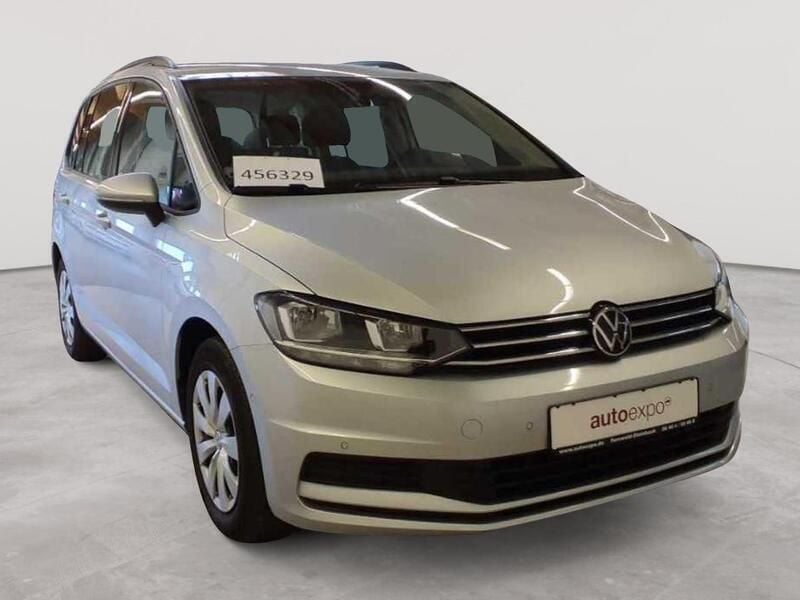 Reflexsilber metallic Gebraucht 2021 VW Touran Comfortline Van / Kleinbus | 20.590 € (Superpreis) - Bild 1/4