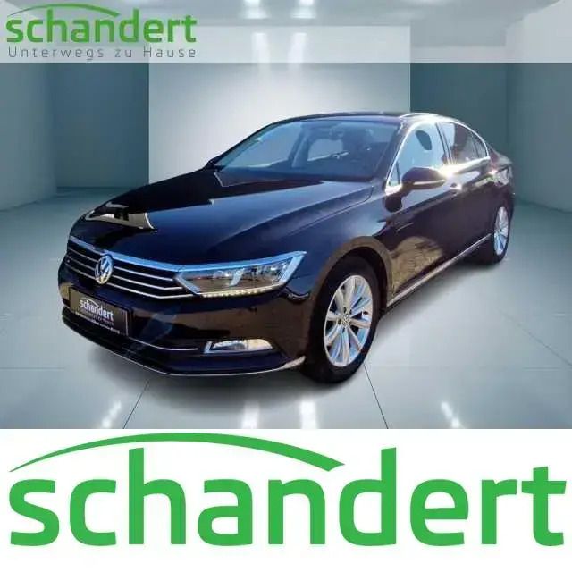 Schwarz (deep black perleffekt (schwarz) (metallic) Gebraucht 2015 VW Passat Highline Limousine | 14.440 € (Superpreis) - Bild 1/4