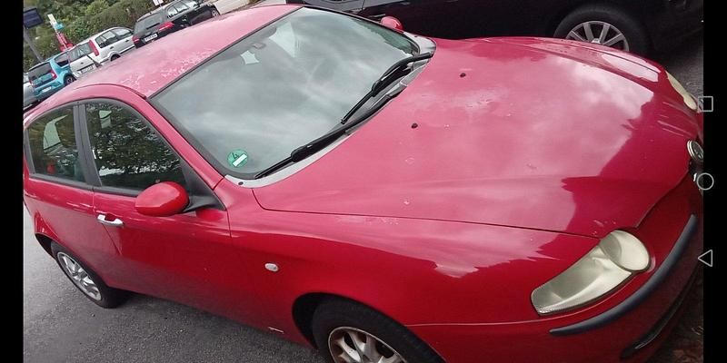 Rot Gebraucht 2004 Alfa Romeo 147 Kleinwagen | 600 € (Superpreis) - Bild 1/4