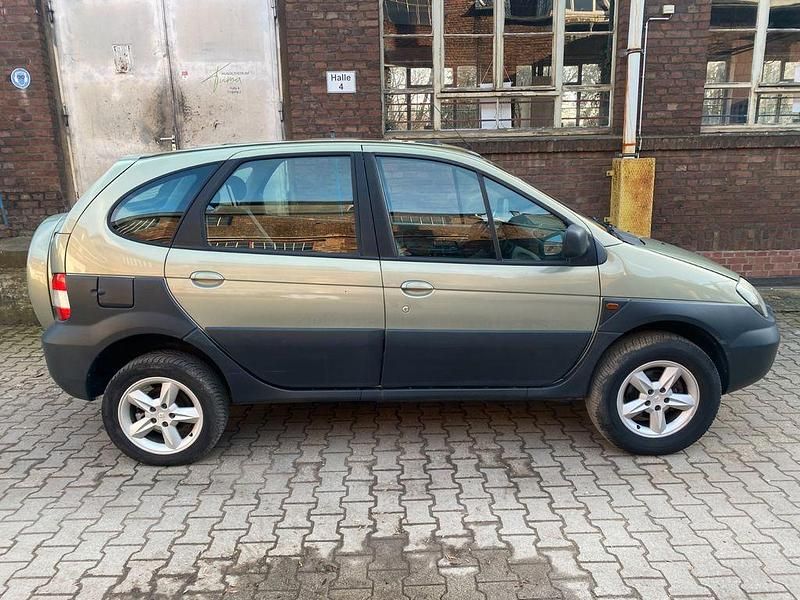 Gebraucht Renault Scénic 139 PS (102 kW) 2001 Grün Van / Kleinbus