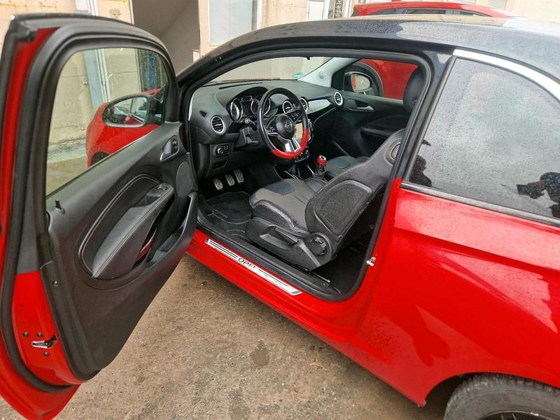 Gebraucht Opel Adam 101 PS (74 kW) 2014 Rot Kleinwagen
