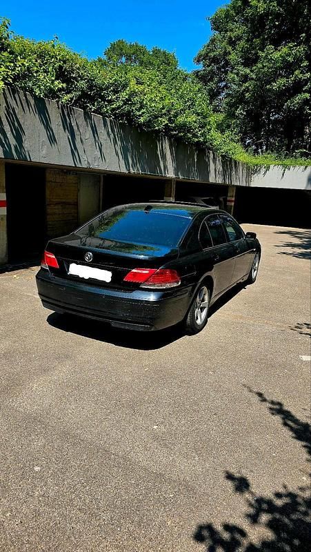 Second-hand BMW 730 231 CP (169 kW) 2005 Negru Berlinǎ