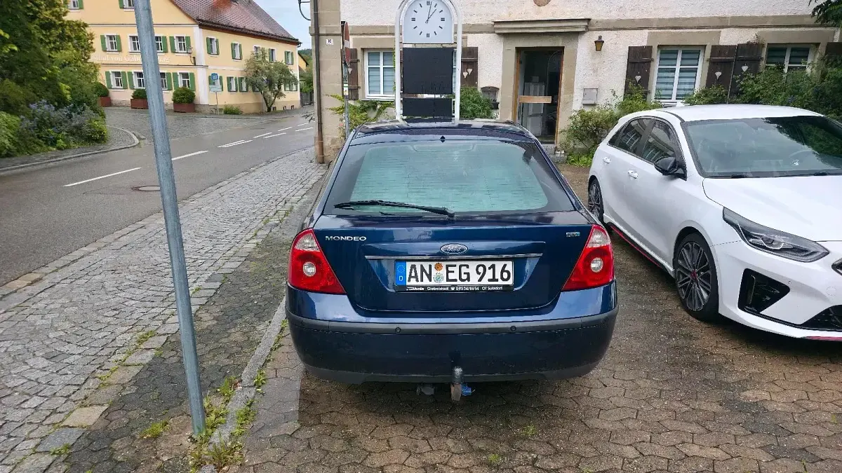 Używany Ford Mondeo 131 KM (96 kW) 2003 Niebieski Sedan/Limuzyna